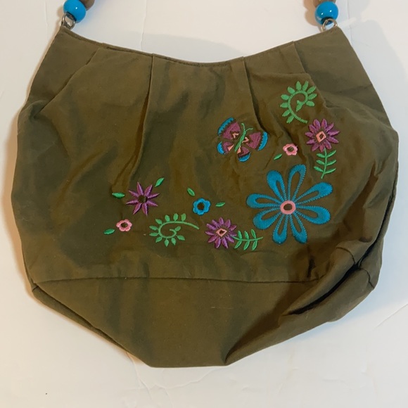 Children’s Place green and purple beaded floral purse - Picture 3 of 10